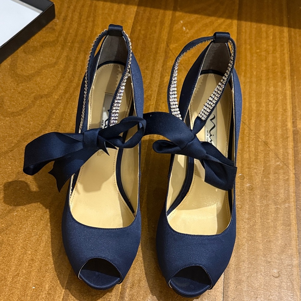 Navy blue Nina 4in heels with gem ribbon tie around ankle